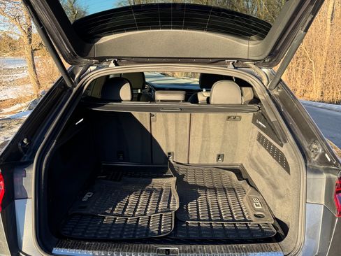 Used 2019 Audi Q8 Premium Plus w/ Premium Plus image 15