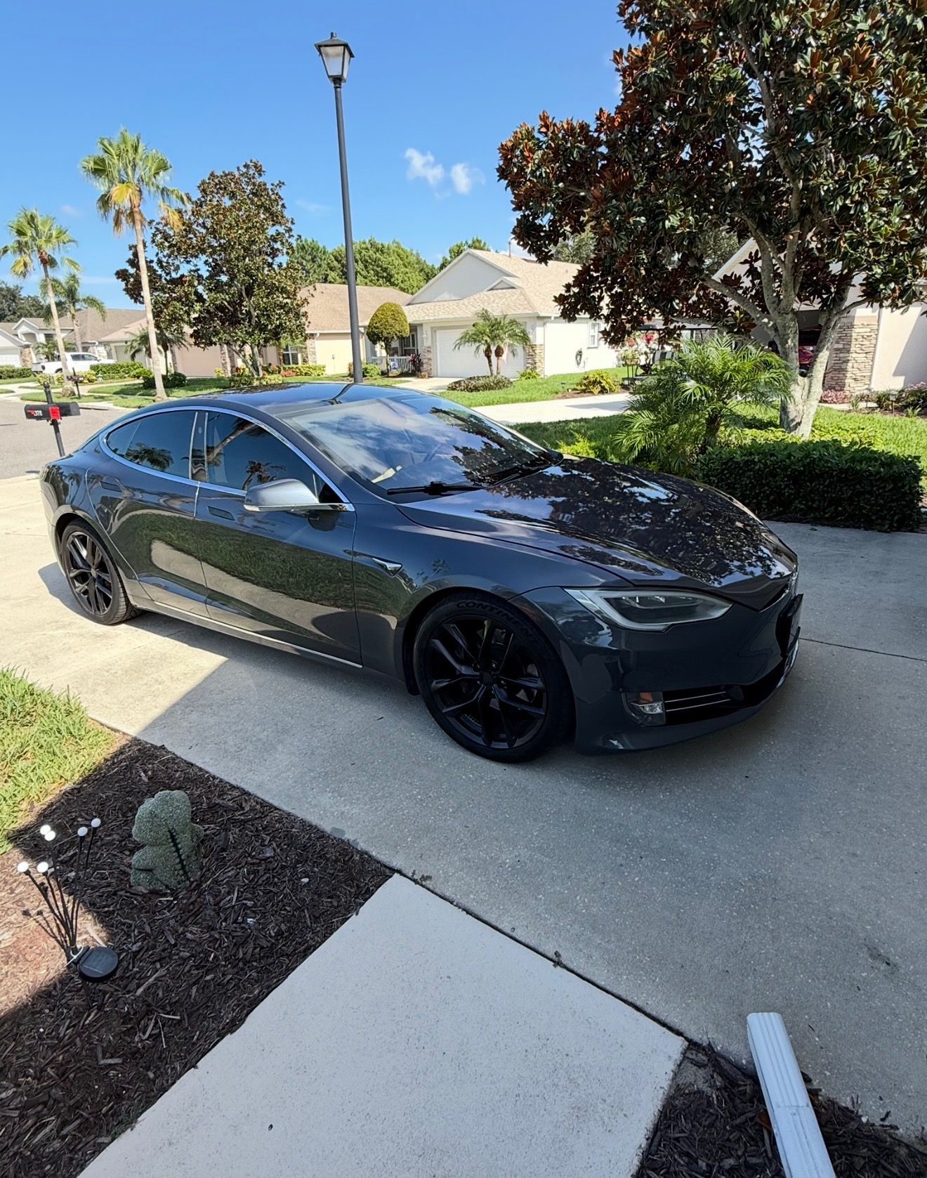 Used 2017 Tesla Model S 75D AWD/4WD image 1