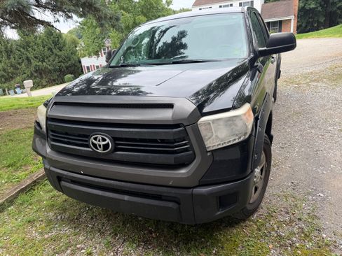 Used 2016 Toyota Tundra SR RWD image 2