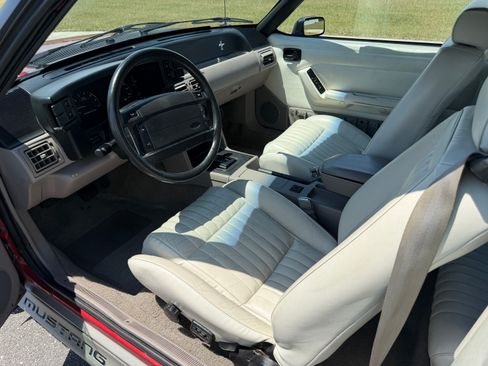 Used 1992 Ford Mustang GT RWD image 15