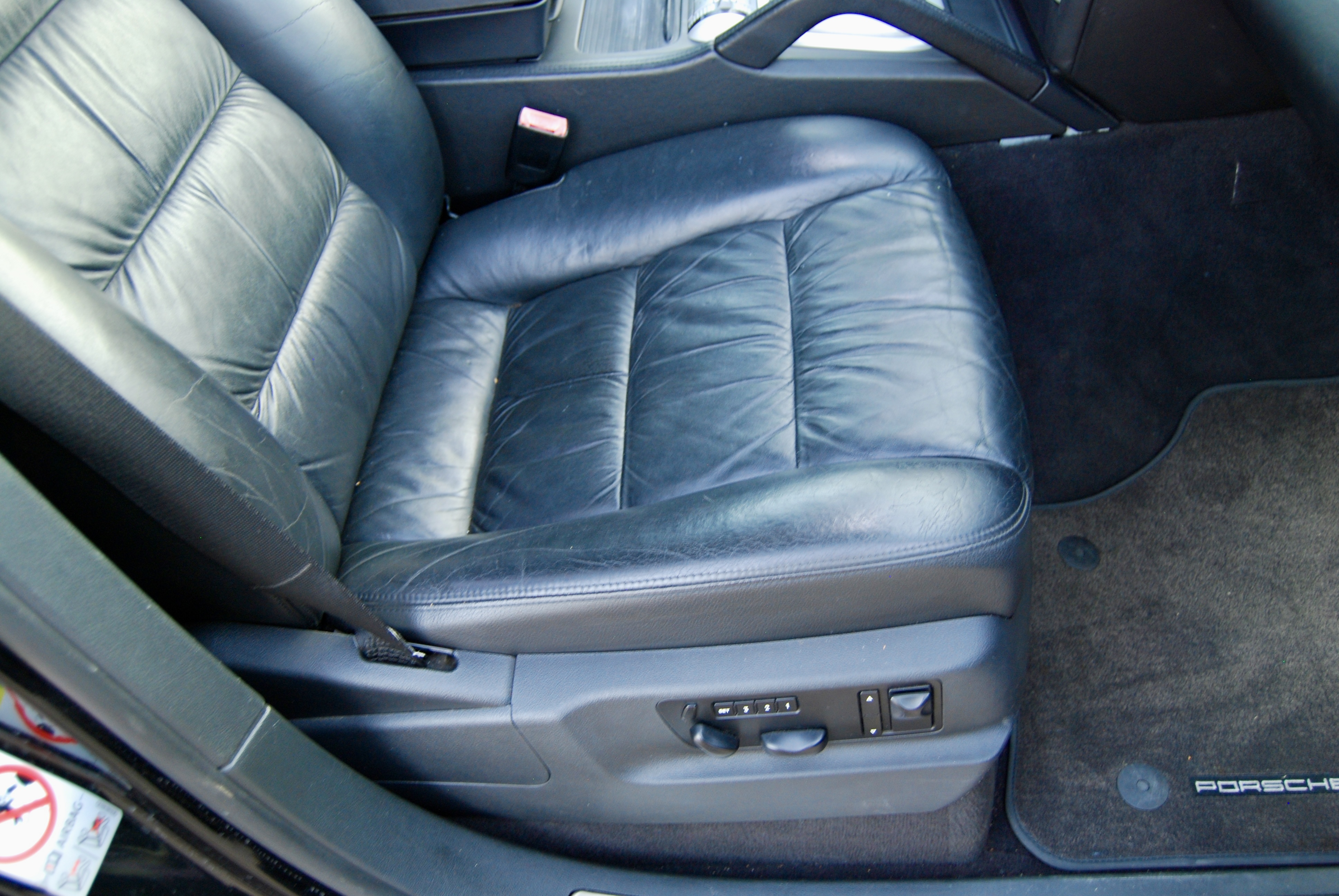 Used 2009 Porsche Cayenne Turbo S AWD/4WD image 10
