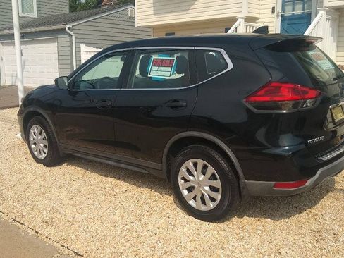 Used 2017 Nissan Rogue S AWD/4WD image 2