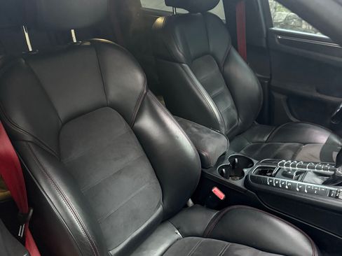 Used 2018 Porsche Macan GTS w/ Premium Package Plus image 21