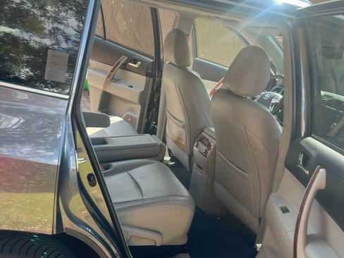 Used 2012 Toyota Highlander Limited image 12