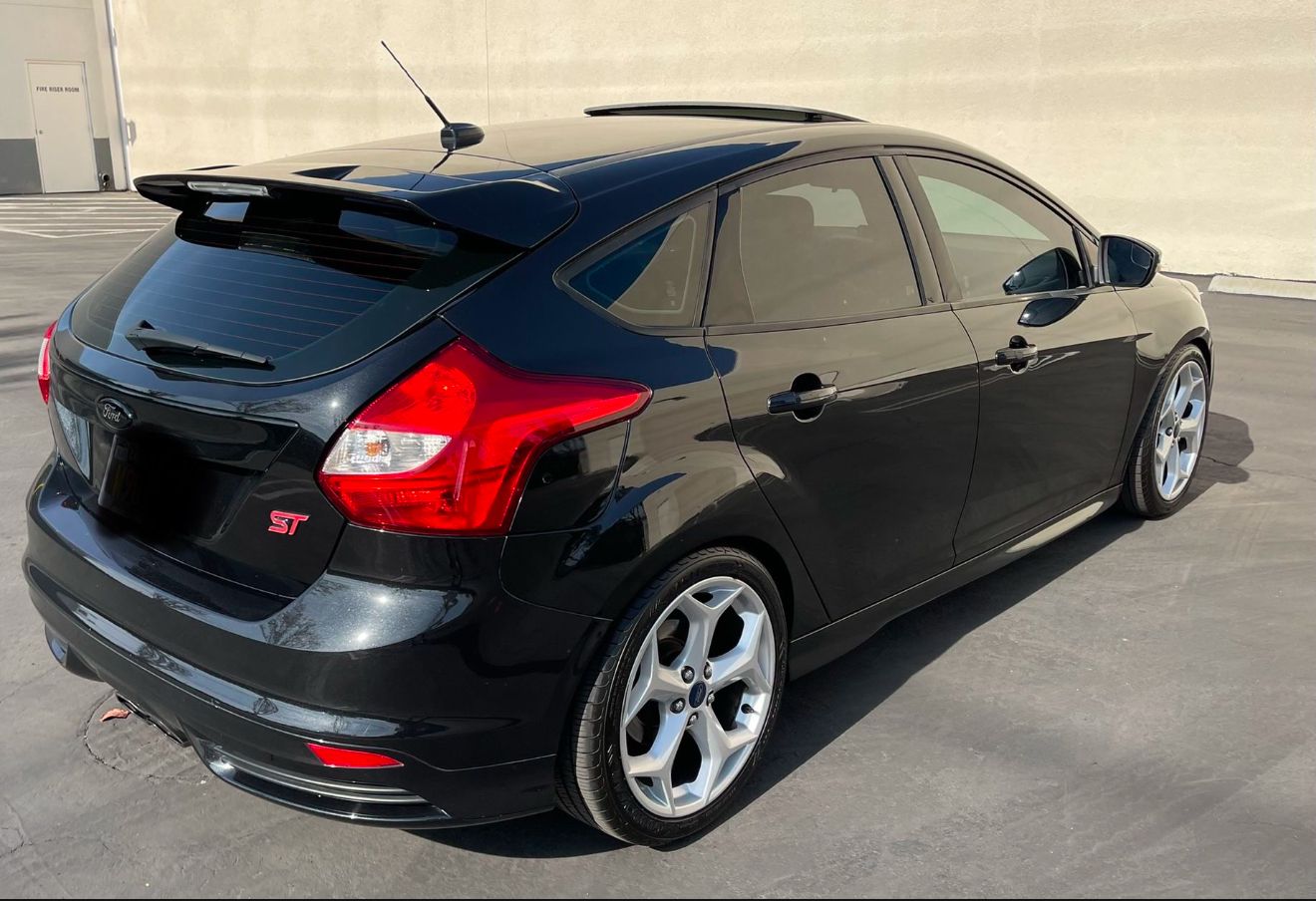 Used 2013 Ford Focus ST FWD image 6