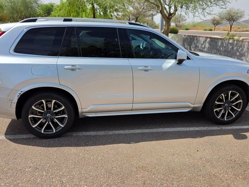 Used 2018 Volvo XC90 T6 Momentum w/ Convenience Package AWD/4WD image 9