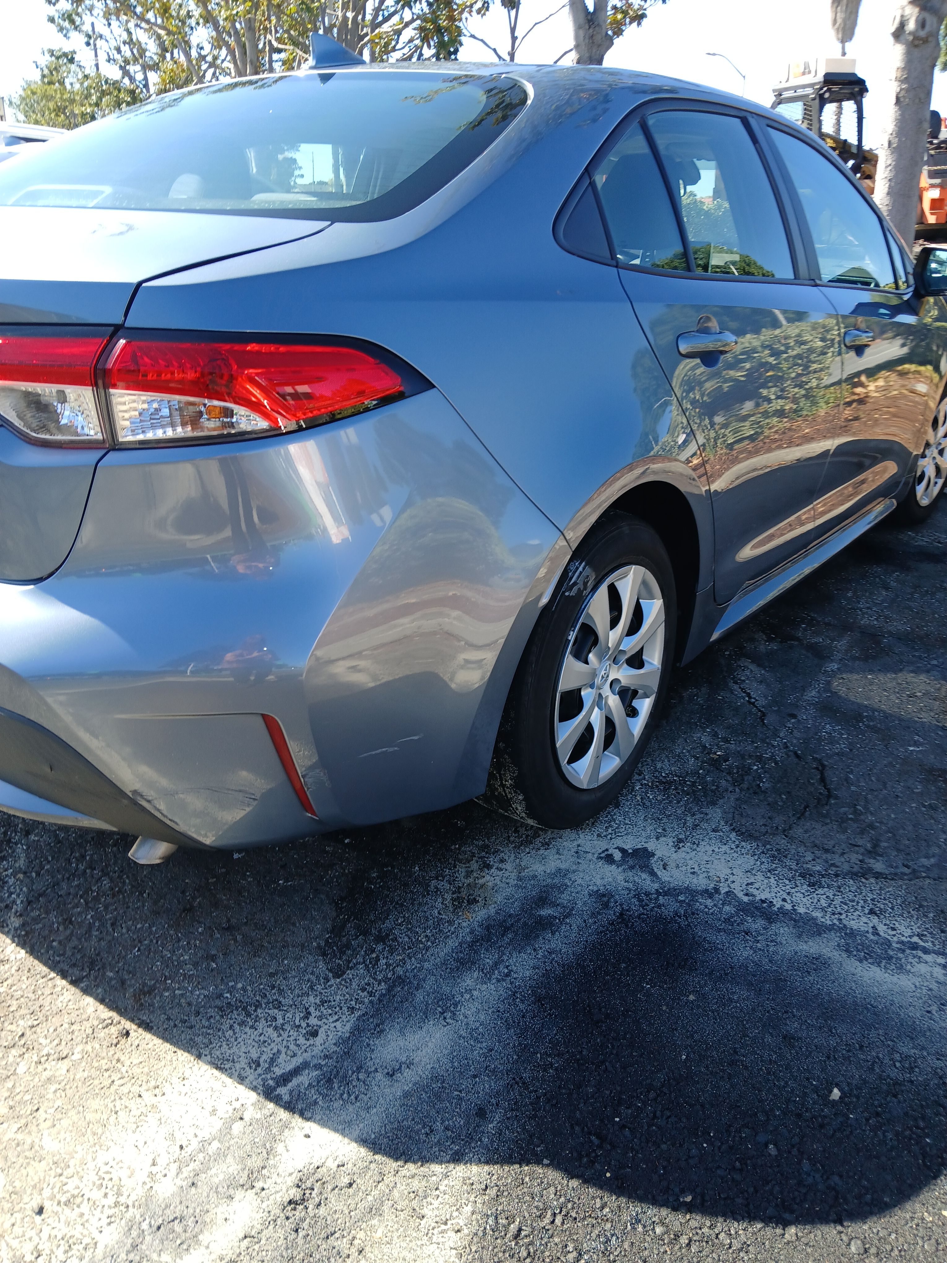 Used 2020 Toyota Corolla LE FWD image 6