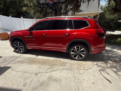 Used 2024 Volkswagen Atlas SEL Premium R-Line image 14