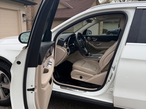 Used 2020 Mercedes-Benz GLC 350e 4MATIC image 8