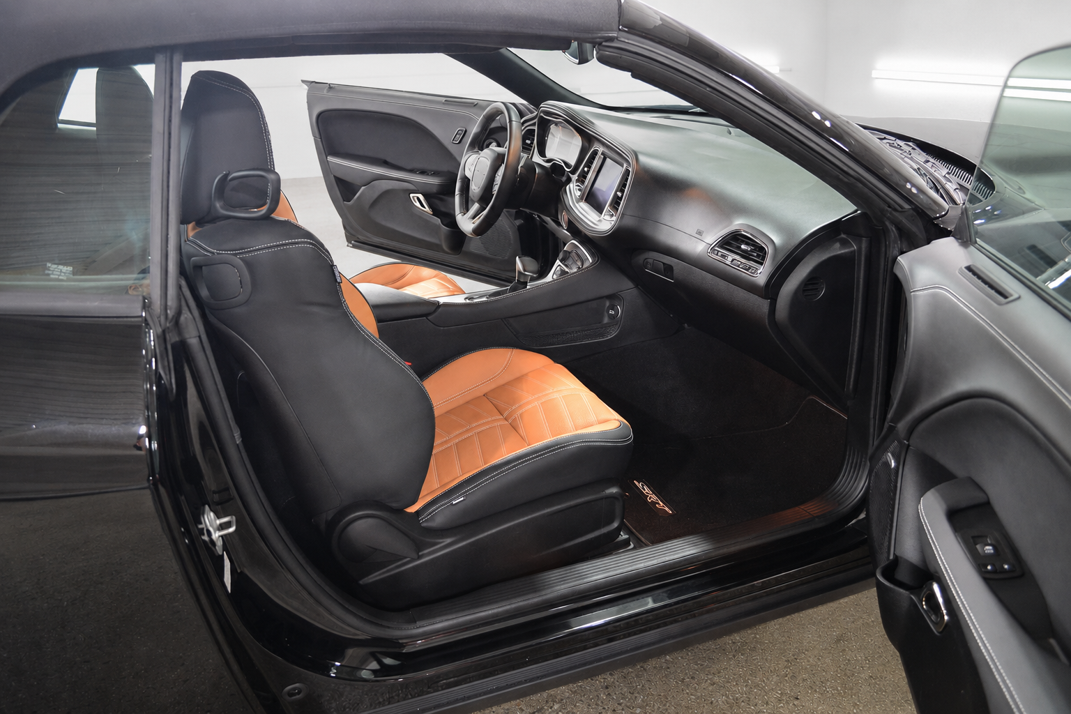 Used 2022 Dodge Challenger SRT Hellcat w/ Plus Package RWD image 24