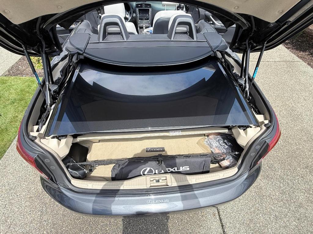 Used 2011 Lexus IS 350C w/ Luxury Pkg RWD image 20