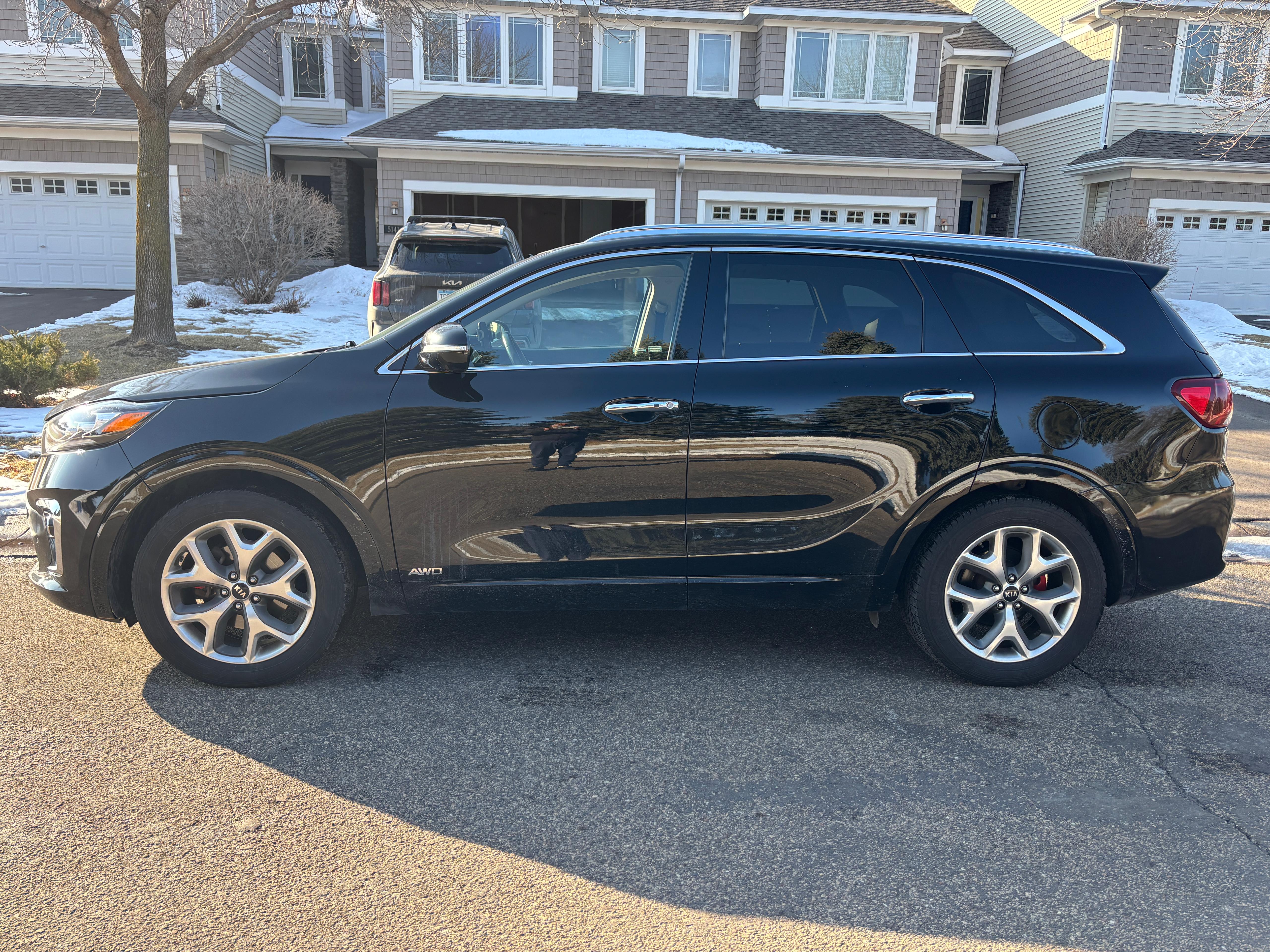 Used 2019 Kia Sorento SX w/ SX Touring Package AWD/4WD image 2