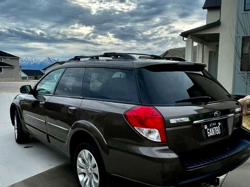 Used 2009 Subaru Outback 2.5XT Limited image 6