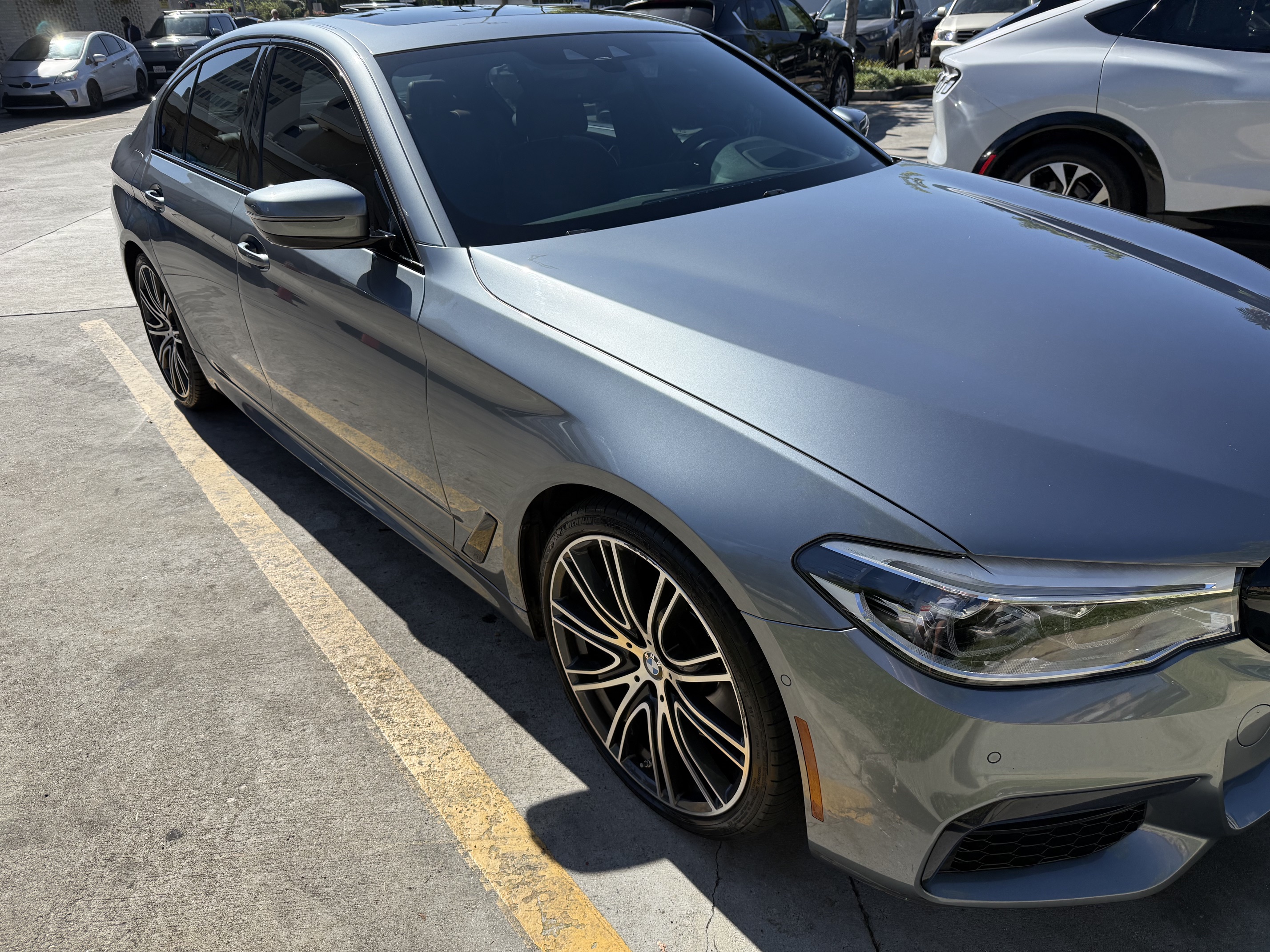 Used 2019 BMW 540i w/ M Sport Package RWD image 2