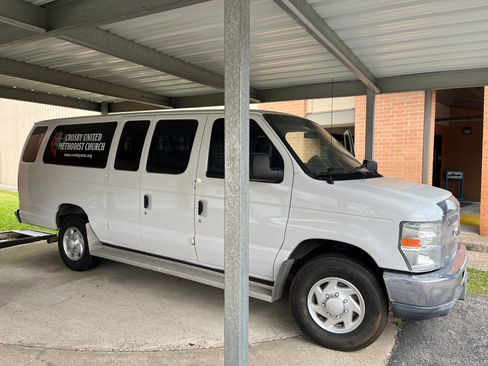 Used 2014 Ford E-350 and Econoline 350 XLT image 1