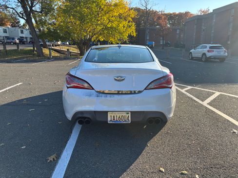 Used 2013 Hyundai Genesis 2.0T image 5
