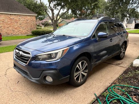 Used 2019 Subaru Outback 2.5i Limited w/ Popular Package #2 AWD/4WD image 1