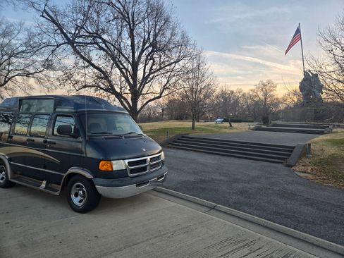 Used 2002 Dodge B1500 image 22