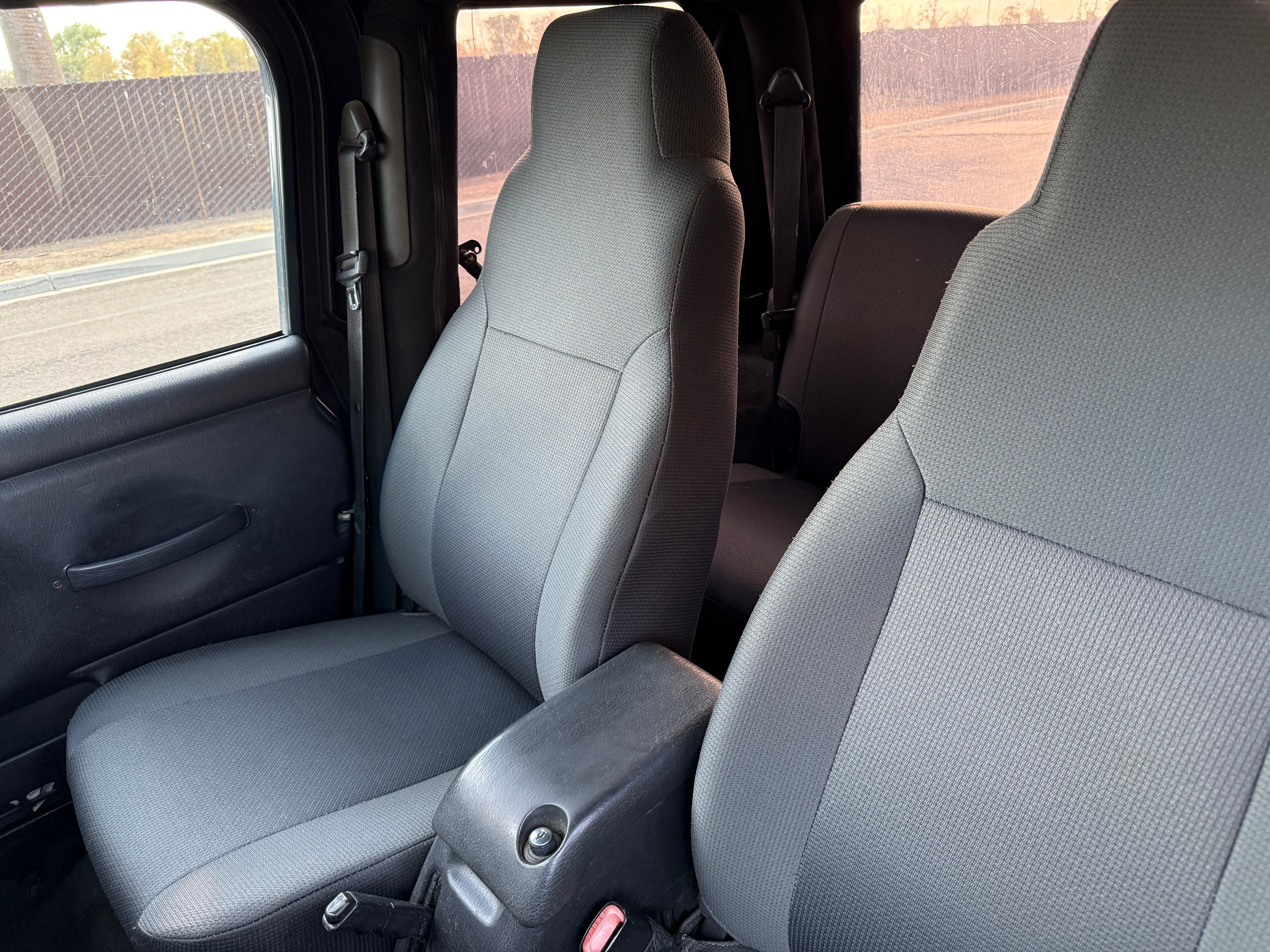 Used 2006 Jeep Wrangler X AWD/4WD image 4