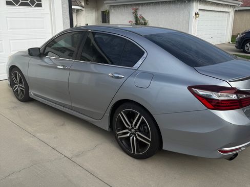 Used 2017 Honda Accord Sport image 2