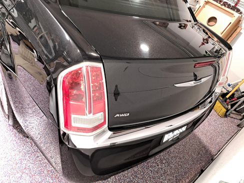 Used 2014 Chrysler 300 C w/ Light Group image 13