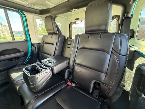Used 2020 Jeep Wrangler Unlimited Rubicon AWD/4WD image 23