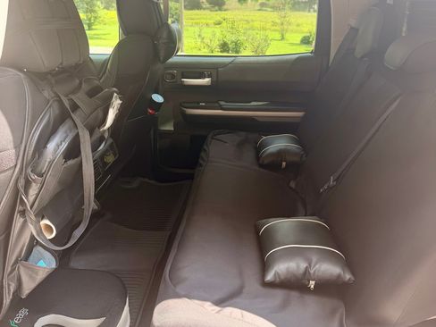 Used 2016 Toyota Tundra SR5 w/ SR5 Upgrade Package AWD/4WD image 8