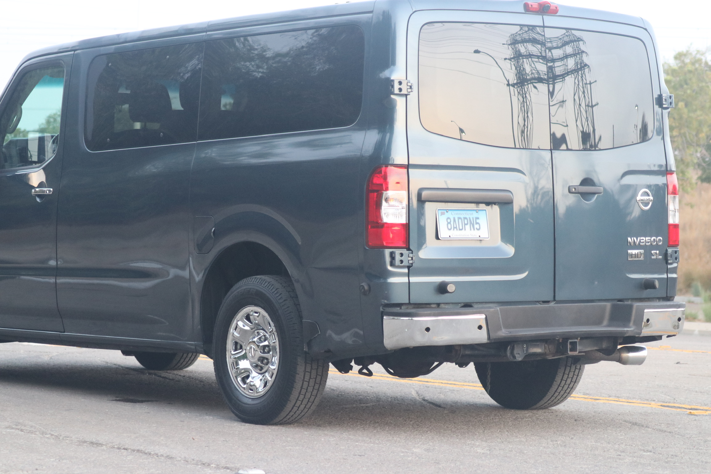 Used 2013 Nissan NV 3500 SL w/ Technology Pkg RWD image 11