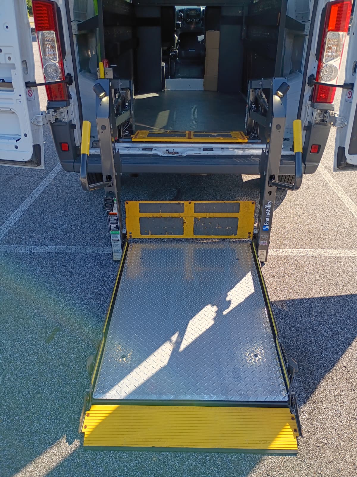 Used 2016 RAM ProMaster 1500 FWD image 1