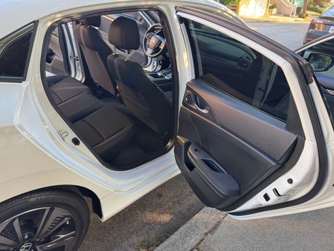 Used 2017 Honda Civic EX image 18