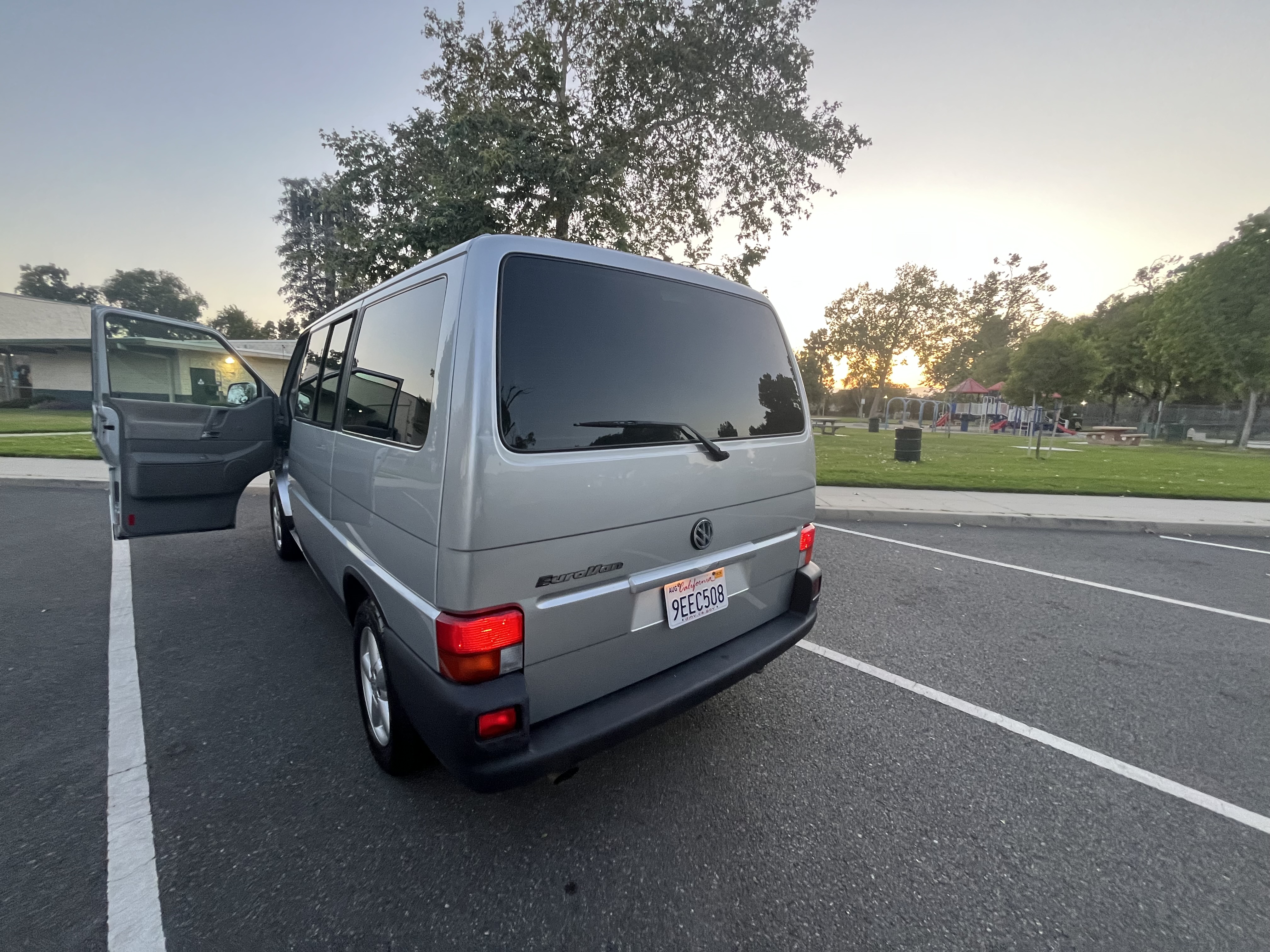 Used 2002 Volkswagen Eurovan GLS FWD image 8