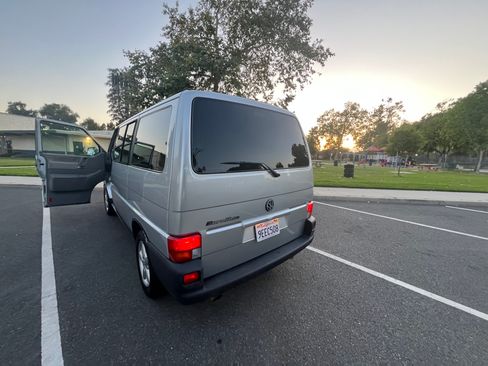 Used 2002 Volkswagen Eurovan GLS FWD image 8