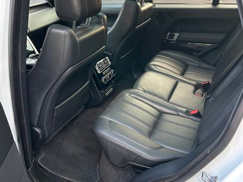 Used 2016 Land Rover Range Rover HSE image 13