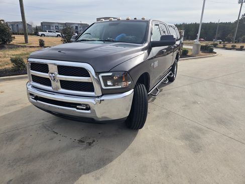 Used 2014 RAM 2500 Tradesman w/ Chrome Appearance Group image 8