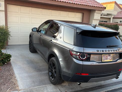 Used 2017 Land Rover Discovery Sport HSE AWD/4WD image 6