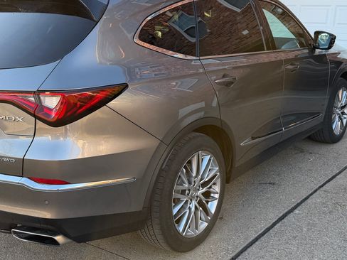 Used 2022 Acura MDX SH-AWD w/ Advance Package image 4