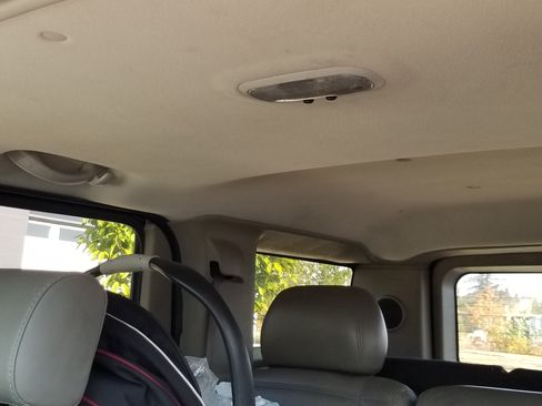 Used 2003 HUMMER H2 w/ Preferred Equipment Group image 20