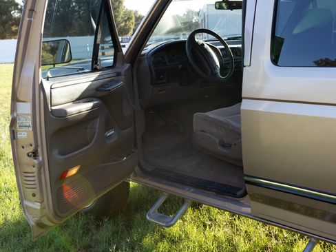 Used 1996 Ford F350 2WD Crew Cab image 4