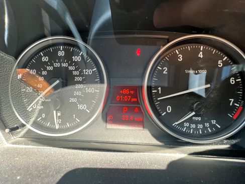 Used 2011 BMW 328i xDrive Sedan AWD/4WD image 6