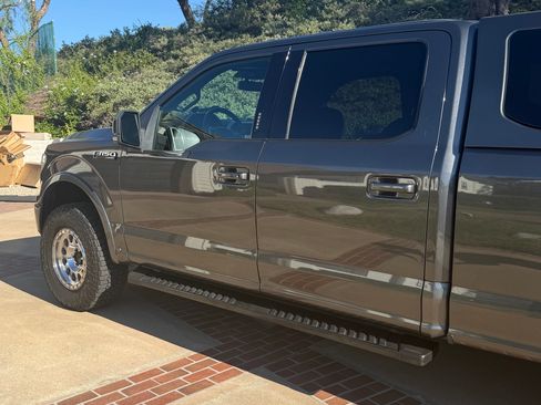 Used 2018 Ford F150 Lariat w/ Equipment Group 502A Luxury image 6
