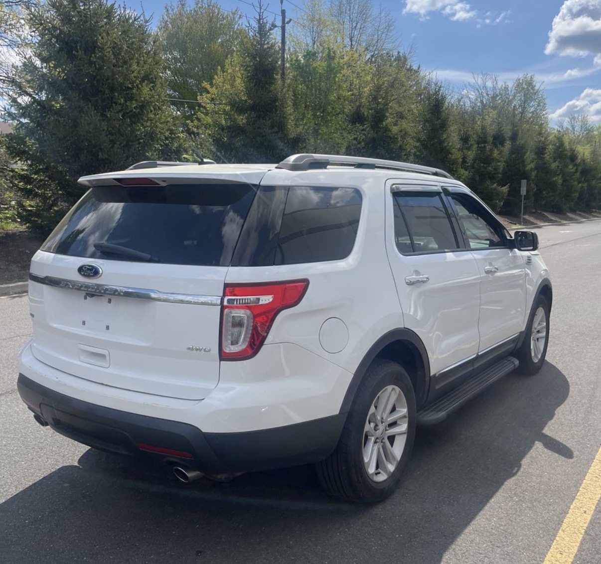 Used 2013 Ford Explorer XLT AWD/4WD image 6
