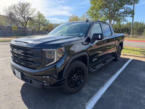 Used 2023 GMC Sierra 1500 Elevation w/ Elevation Premium Package image 4