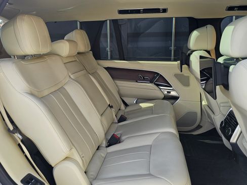 Used 2023 Land Rover Range Rover Long Wheelbase Autobiography image 14