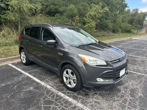 Used 2016 Ford Escape SE w/ Equipment Group 201A AWD/4WD image 4