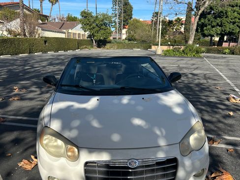 Used 2005 Chrysler Sebring Touring image 19