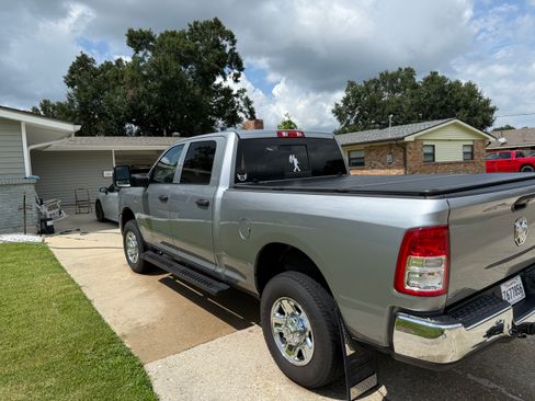 Used 2024 RAM 2500 Tradesman w/ Chrome Appearance Group AWD/4WD image 4