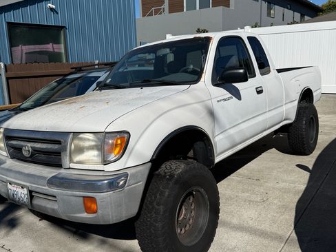 Used 1999 Toyota Tacoma PreRunner image 1