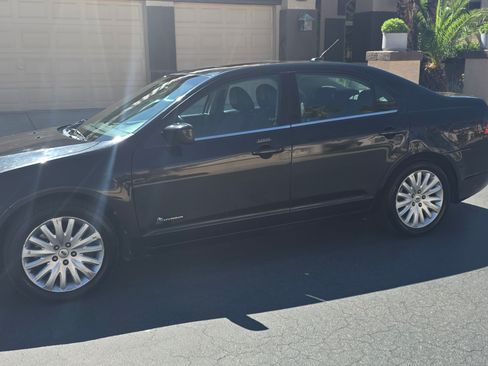 Used 2010 Ford Fusion Hybrid FWD image 6