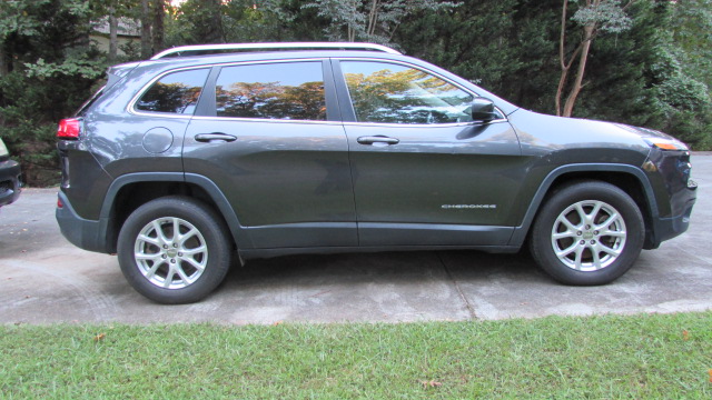 Used 2015 Jeep Cherokee Latitude FWD image 8