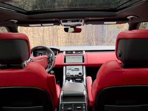 Used 2019 Land Rover Range Rover Sport HST image 18